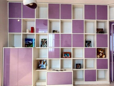 детский шкаф с полками фиолетовый